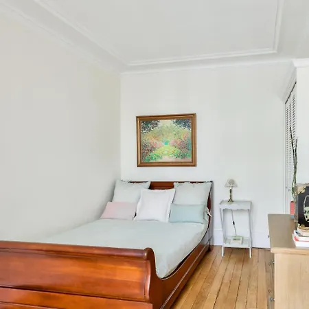 Stunning Parisian 1br Flat Near Sacre-coeur Apartment *
