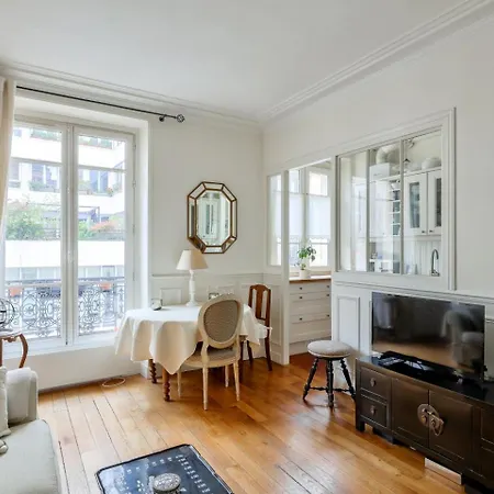 Stunning Parisian 1br Flat Near Sacre-coeur Paris